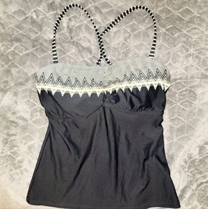 Athleta takini top NWOT size 32D/DD. Super cute well made high quality. Nwots